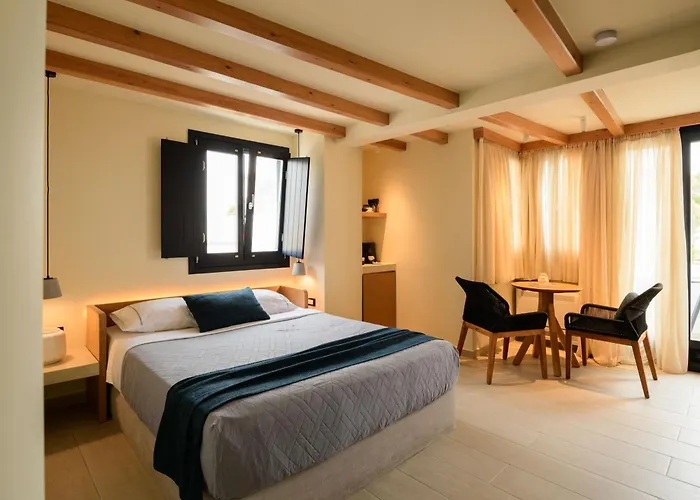 Candele Suites